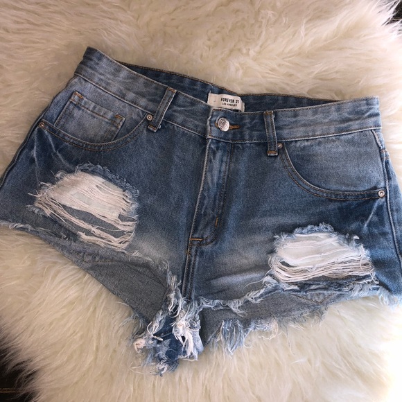 Trendy clothes - Picture 2 of 3